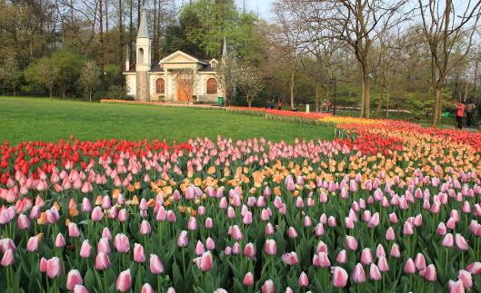 杭州旅游全攻略：西湖之美晴雨皆备